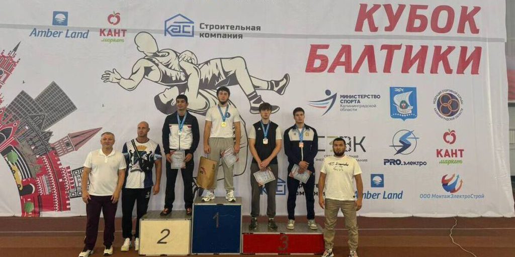 Giovani atleti della scuola sportiva di lotta del Territorio di Stavropol' conquistano due medaglie alla Coppa del Baltico