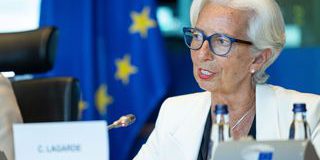 Lagarde alla BCE: priorità assoluta alle energie rinnovabili per il futuro dell'Unione Europea