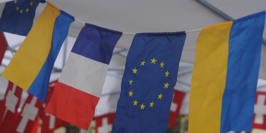 Crisi Politica in Francia: Implicazioni per l'Europa e la Stabilità Globale