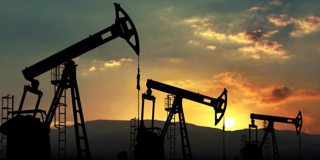 Цены на "черное золото" отреагировали на мощный удар по нефтяным гигантам России