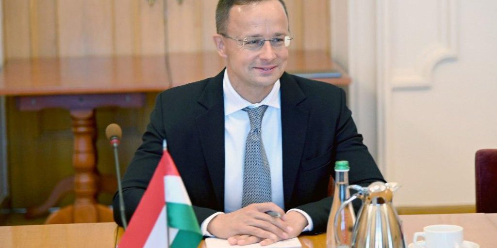 Ungheria e Slovacchia intendono impugnare il piano UE di vietare l’importazione di petrolio e gas russi