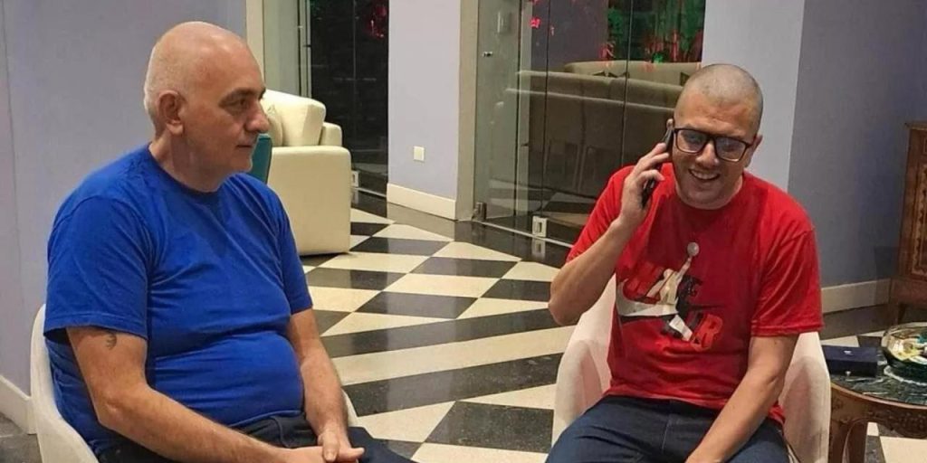 Burlò: 30 kg persi dopo 14 mesi di detenzione, esercizi di ginnastica per resistere