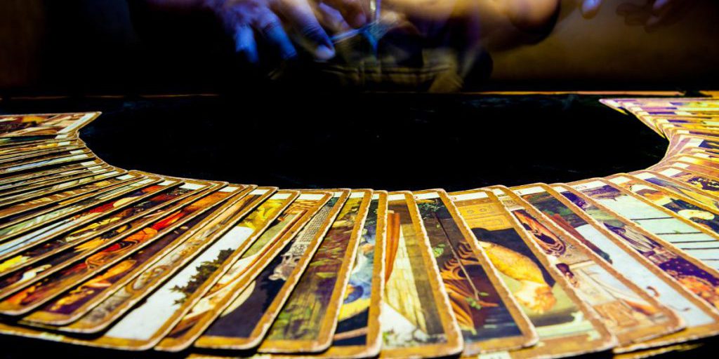 Гороскоп на 13 октября по картам Таро: Львам - довериться судьбе, Близнецам - предложение