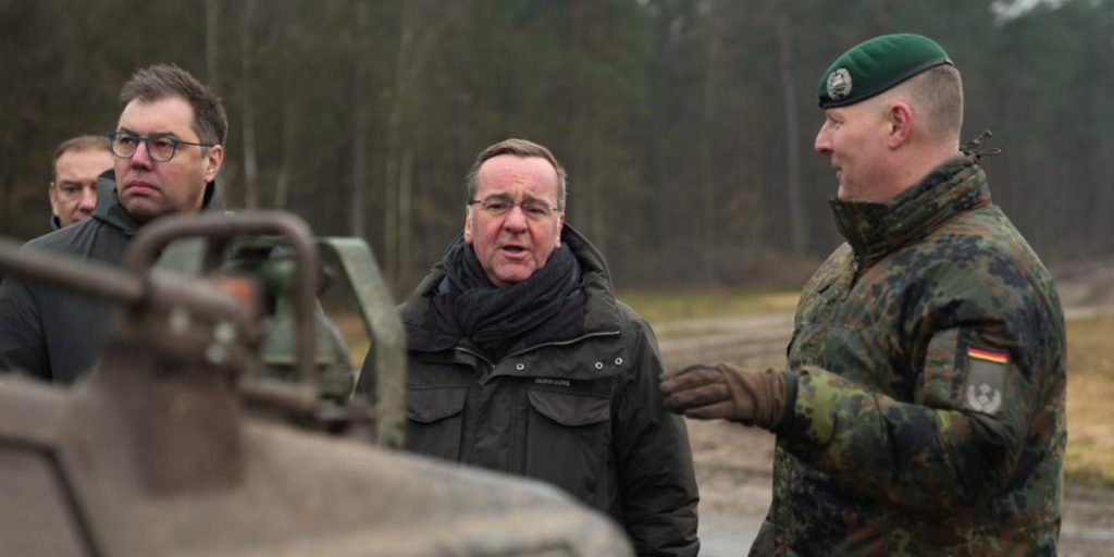 Ministro della Difesa Tedesco Chiede il Ripristino della Leva Militare in Germania Entro il 2026