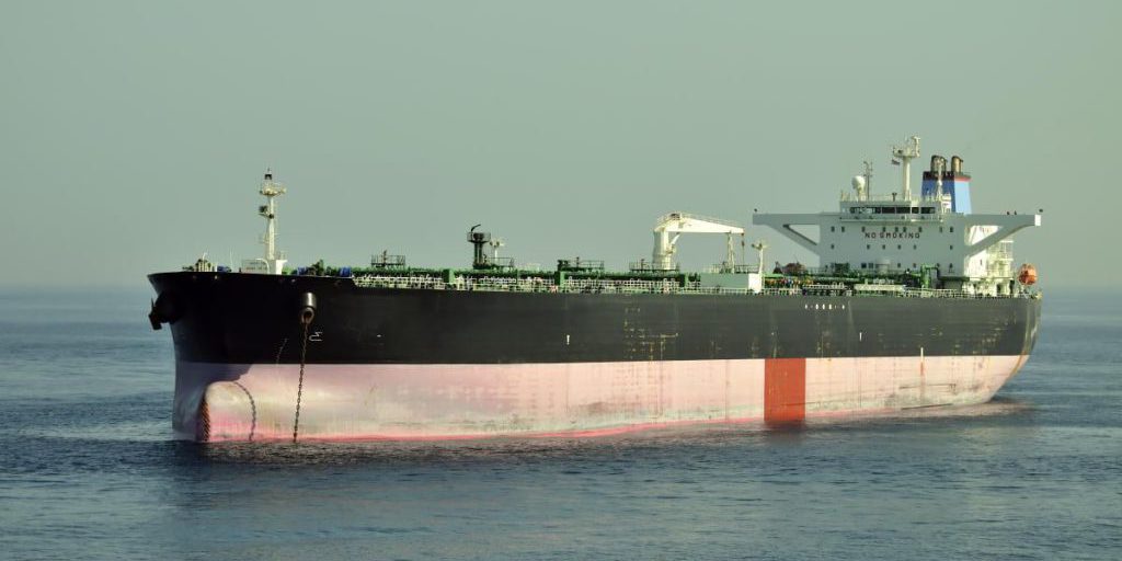 Acquisto di navi usate da Mosca: la flotta ombra e la necessità di difesa militare