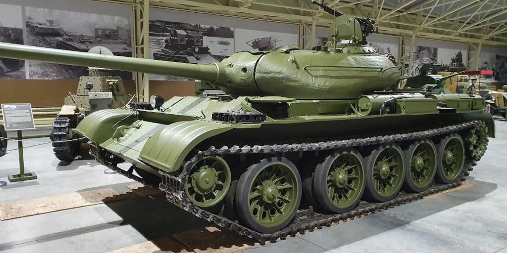 В списке российских потерь появились раритетные танки, созданные при Сталине, - OSINT