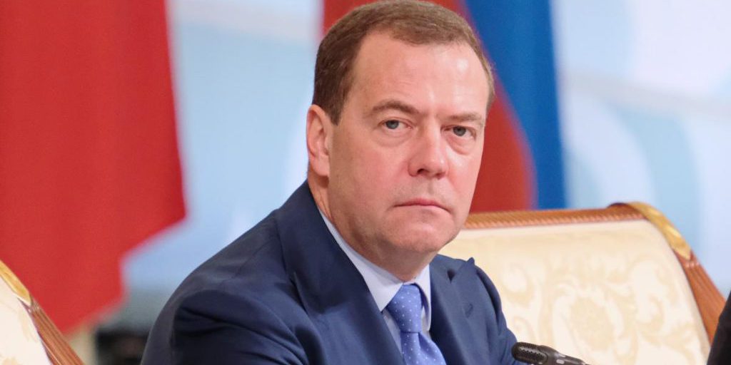 "Плохо закончится": Медведев истерично ответил Трампу из-за заявлений о "Томагавках"