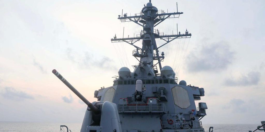 США перебрасывают на Гавайи эсминцы и подводные лодки, готовясь к войне с Китаем