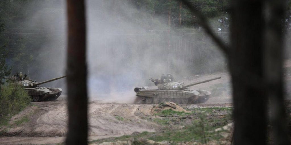 Лукашенко внезапно поднял армию по тревоге