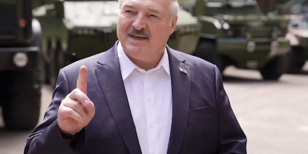 Lukashenko annuncia disponibilità a un accordo con gli Stati Uniti e fa una dichiarazione controversa sulla guerra in Ucraina