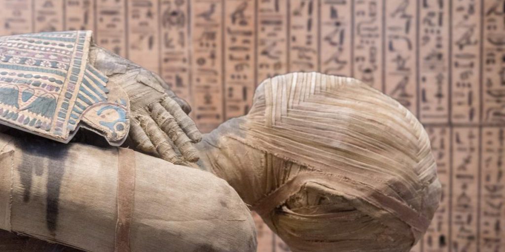 Ученые распечатали саркофаг возрастом 2000 лет: мумия внутри потрясла их воображение
