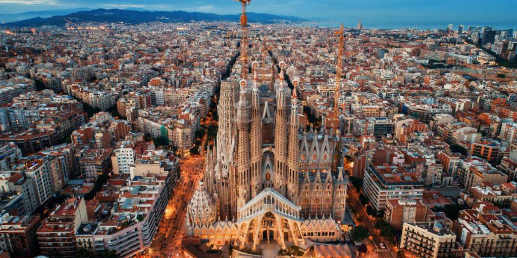 La Sagrada Familia di Barcellona: un'icona architettonica che supera i record mondiali