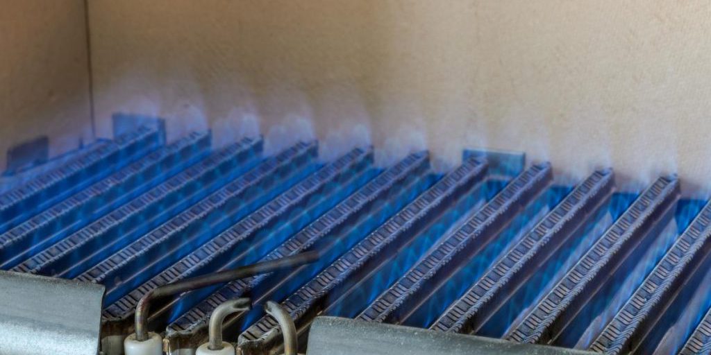 Старт отопительного сезона в Украине - под вопросом: нардеп назвал причину