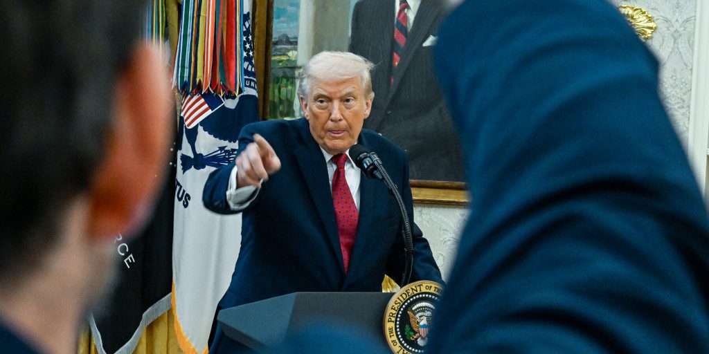 Pratica informale che favorisce i senatori democratici nelle nomine dei procuratori federali: il presidente intende eliminarla