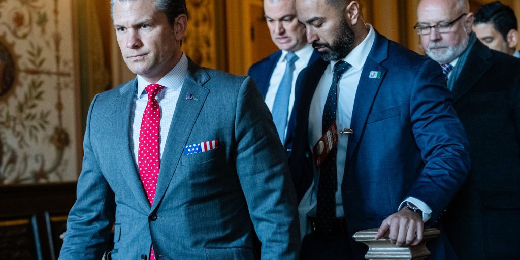 Segretari alla Difesa e di Stato presentano briefing classificati sul tema degli attacchi marittimi al Congresso