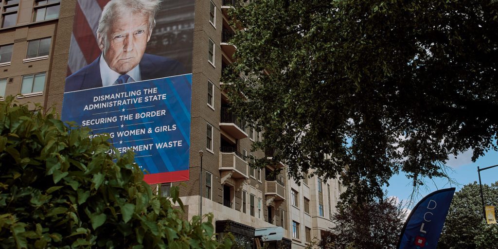 Tre membri del consiglio di amministrazione della Fondazione Heritage si dimettono dopo il sostegno del presidente all’intervista di Tucker Carlson con Nick Fuentes