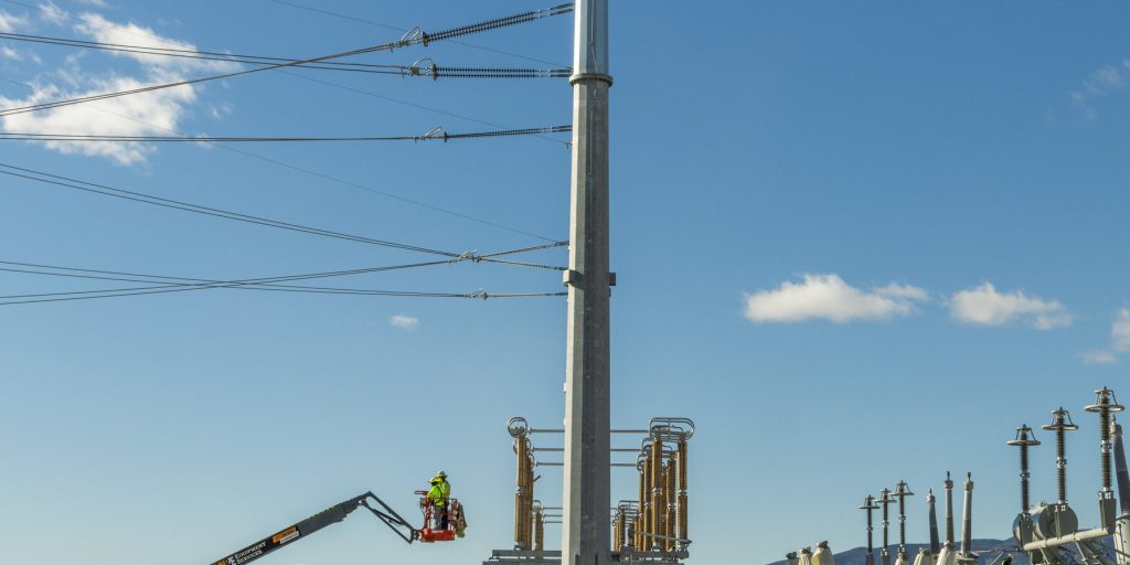 Trump e gli Stati Uniti cercano di fermare l'aumento delle bollette energetiche causato dall'intelligenza artificiale