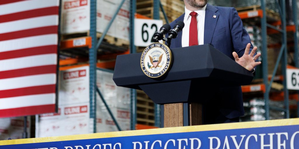 Vance invita a resistere: l’economia migliorerà con il tempo