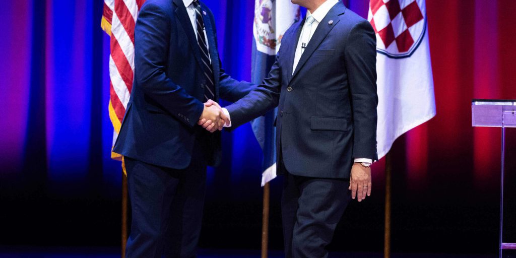 Campagna Elettorale in Virginia: Messaggi Minacciosi e Scuse del Candidato Democratico Jay Jones