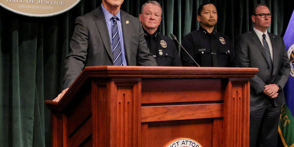 Due accuse di omicidio di primo grado contro Nick Reiner: circostanze speciali che aumentano la pena massima