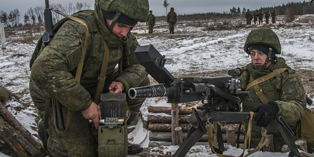 Soldati russi si spostano da Stepnogorsk verso Lukyanivsk