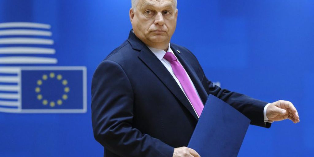 Премьер Венгрии Орбан "наехал" на Зеленского с громкими обвинениями