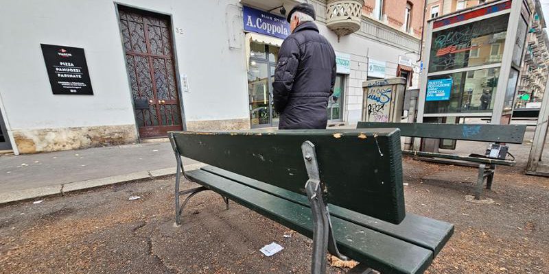 Uomo condannato a 4 anni e 6 mesi per aver accoltellato vicina ipovedente a causa del cane che abbaia