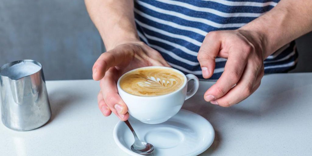Cinque cibi da evitare con il caffè: uno ti sorprenderà