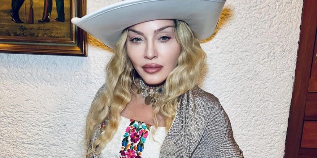 Madonna indossa cappello a forma di ushanka, suscitando delusione tra gli ucraini