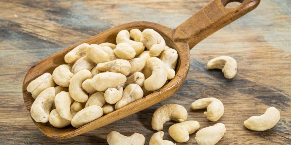 I Cashew Senza Guscio: Perché Vengono Venduti Così e Quali Sono le Conseguenze per la Salute