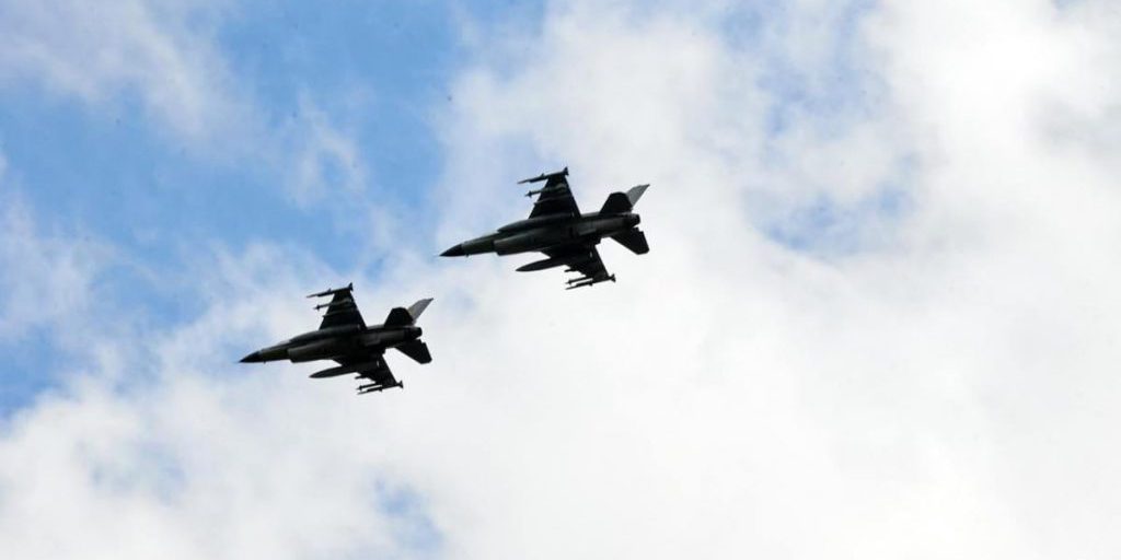 La Romania rafforza le sue capacità militari con l'acquisto di 18 caccia F-16 dai Paesi Bassi per un prezzo simbolico di 1 euro