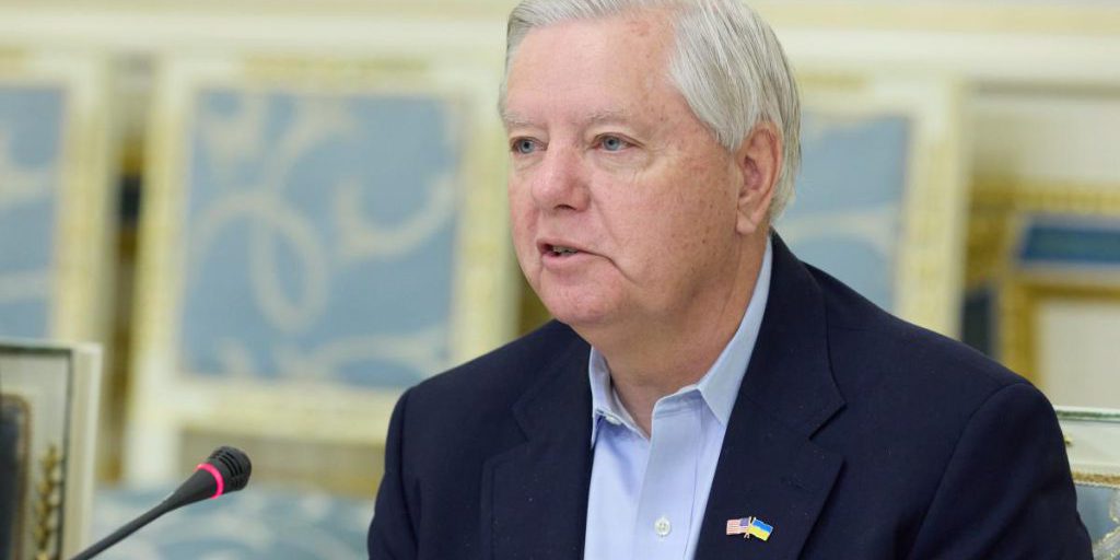 Graham avverte: Putin continuerà a conquistare Donbass con la forza finché non aumentiamo la pressione