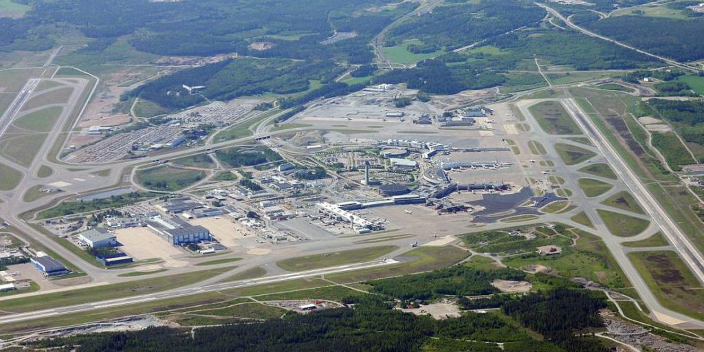 Немецкие авиакомпании попросили разрешить сбивать дроны над аэропортами, - Spiegel