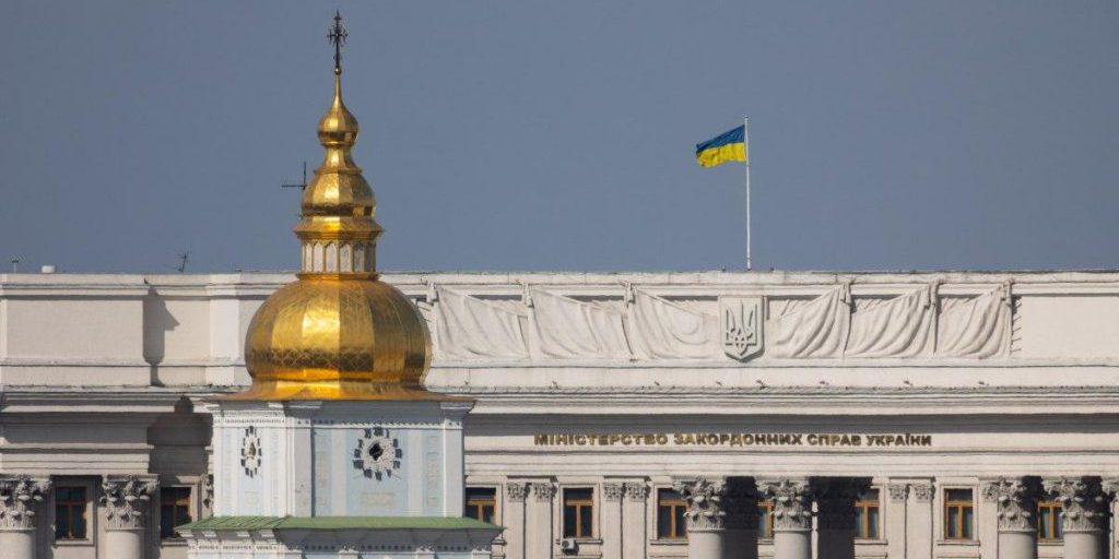 40% украинцев считают свою страну безнадежно коррумпированной, - опрос