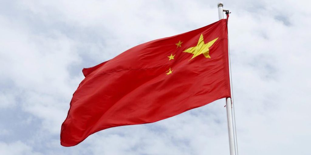 La Cina si oppone alle sanzioni unilaterali di Trump contro la Russia e chiede un dialogo pacifico per risolvere la crisi in Ucraina