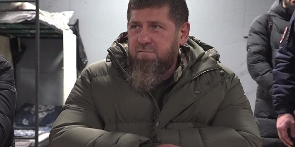 Kadyrov si oppone ai negoziati con l'Ucraina, sostiene che la guerra debba essere portata a termine
