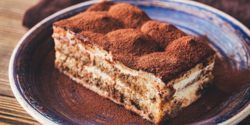 Tiramisù: ricette classica e pigra per ospiti in arrivo