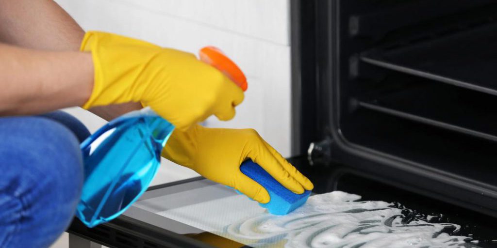 Pulizia della Cucina: Metodi Efficaci e Conseguenze della Sporcizia