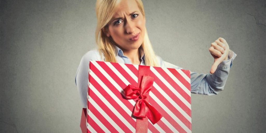 Come evitare errori nella scelta del regalo: consigli pratici per non creare imbarazzo al momento della consegna