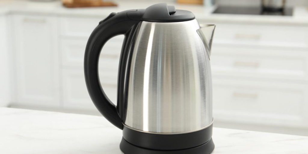 Чайник не будет знать, что такое накипь: простой двухэтапный лайфхак