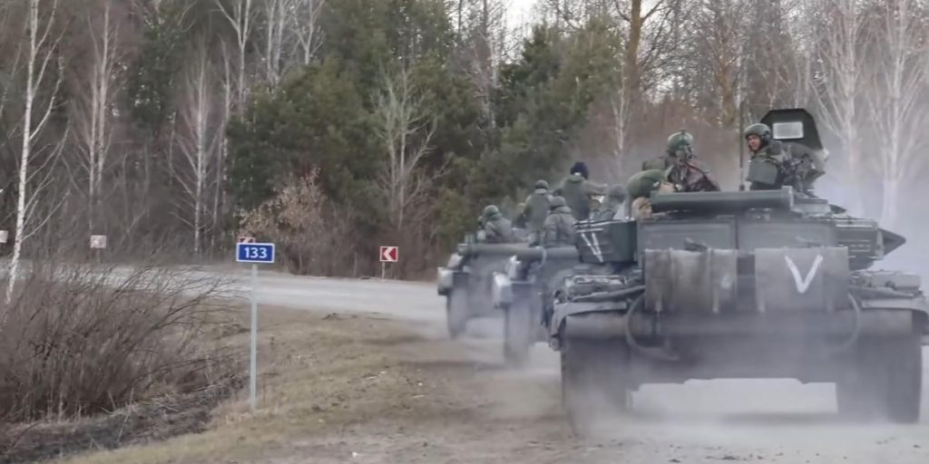 Это отчаяние: аналитик объяснил, почему россияне начали использовать больше бронетехники