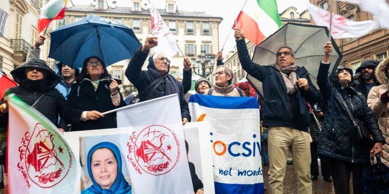 Sit‑in pacifico a Torino per un Iran libero, laico e repubblicano