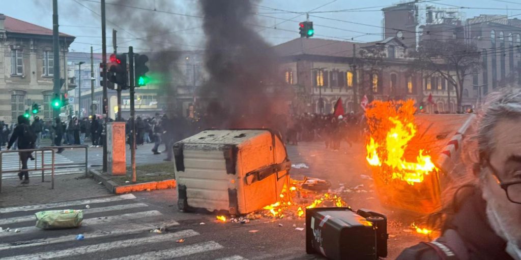 Corteo contro lo sgombero di centro sociale a Torino: 9 poliziotti feriti e misure di sicurezza