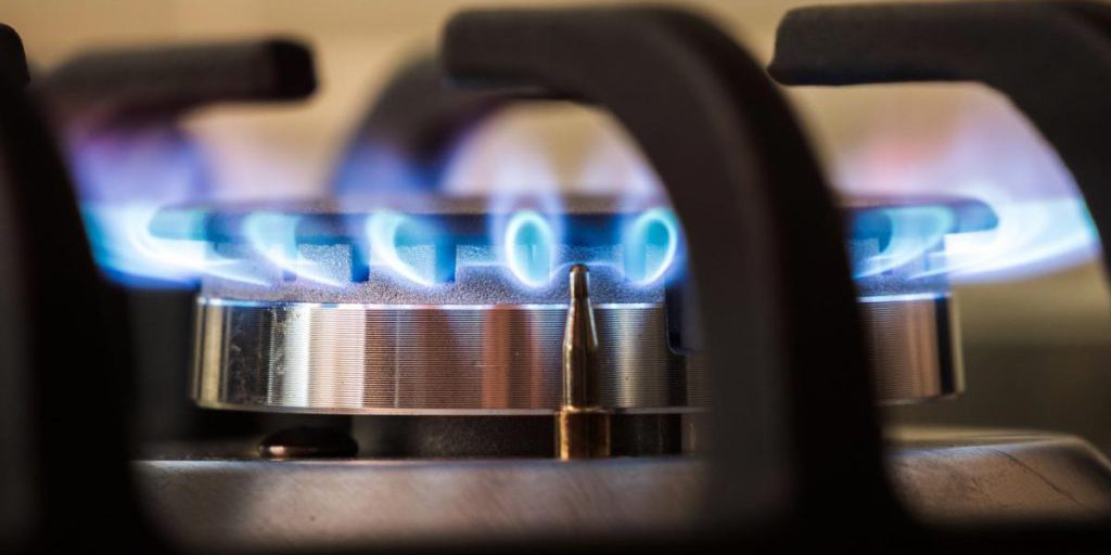 Новая реальность: в Украине не хватает ни света, ни газа