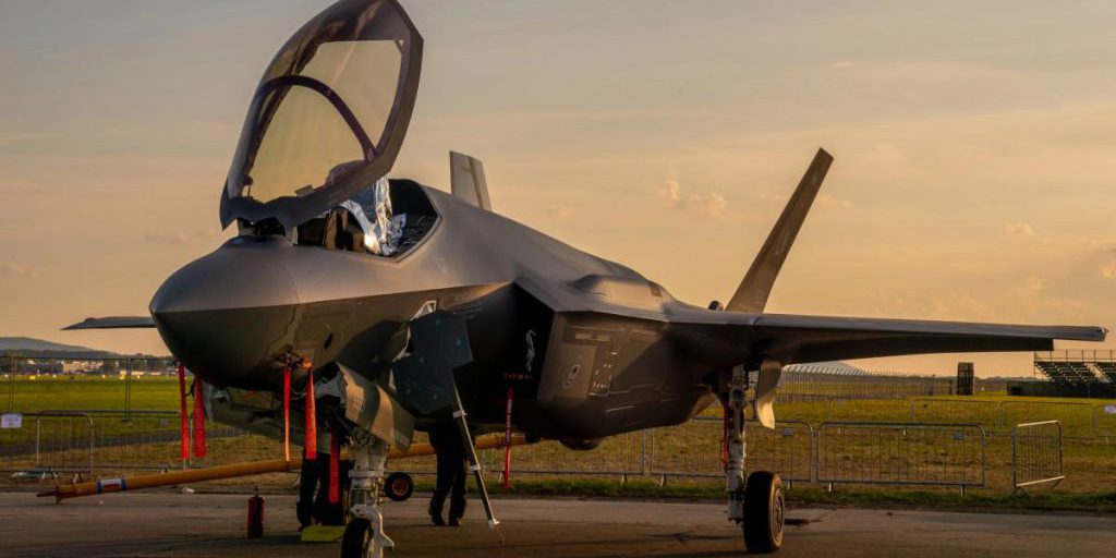 Tensioni nel cielo europeo: la Russia mette alla prova la NATO con manovre aeree rischiose