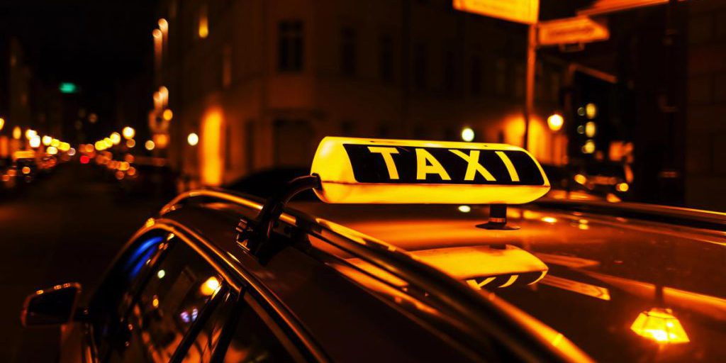 Aumento dei prezzi dei taxi durante periodi di instabilità: cause, conseguenze e strategie per i consumatori