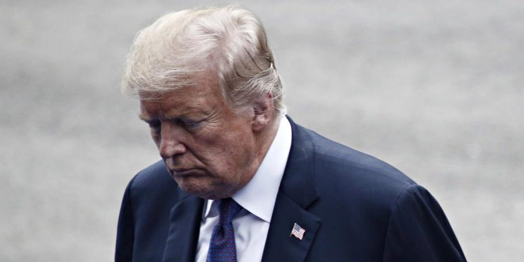 Popolarità di Trump in calo: al termine dell’anno è più bassa di quella all’inizio del primo mandato e di sette punti rispetto a Biden