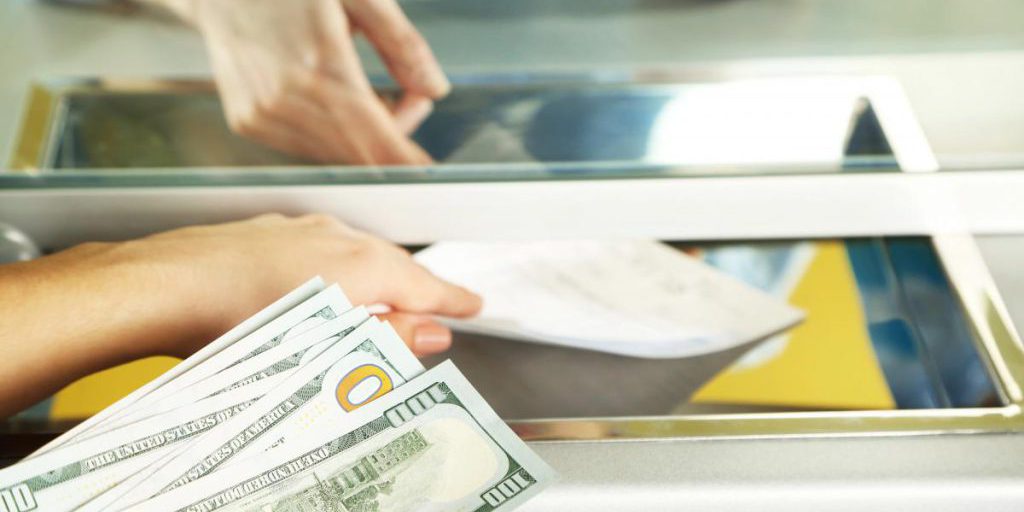 Previsioni economiche in Ucraina: cosa potrebbe accadere al valore dei dollari entro il 26 ottobre