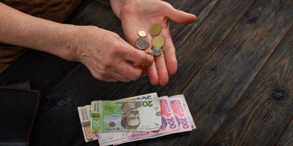 Украинским пенсионерам начали платить больше: насколько выросла средняя пенсия