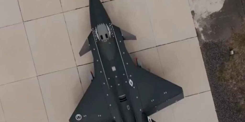 Беспилотный истребитель Bayraktar KIZILELMA перешел к испытаниям с оружием